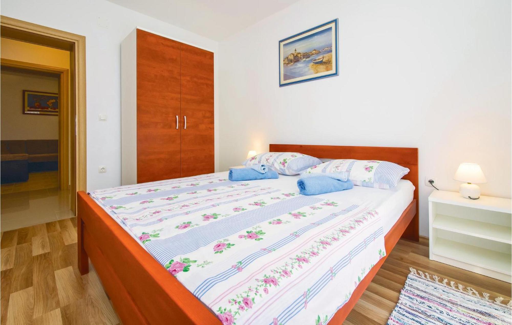 Two-Bedroom Apartment in Mali Rat Sumpetar Buitenkant foto