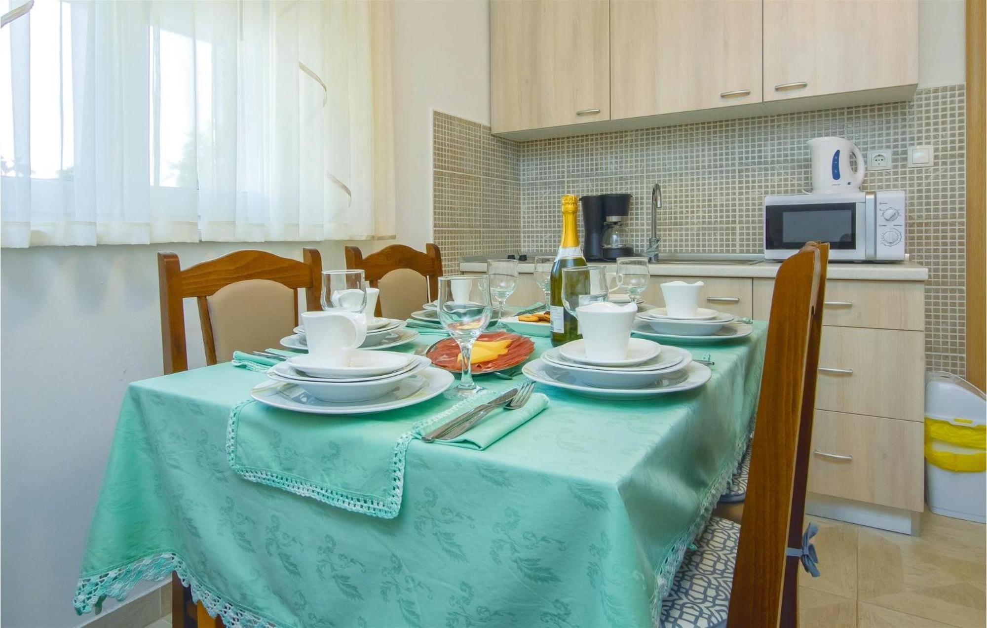 Two-Bedroom Apartment in Mali Rat Sumpetar Buitenkant foto